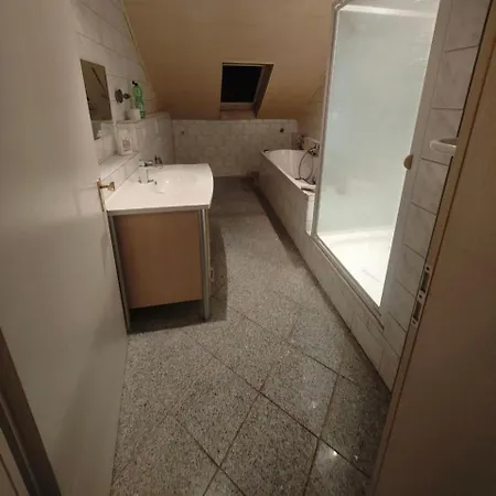 Helle 3-zimmer-wohnung Mit 6 Betten Krefeld