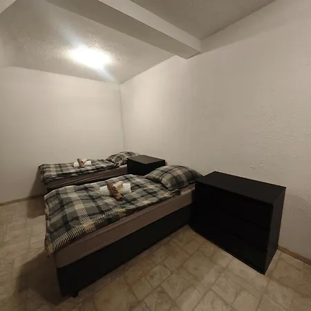 Helle 3-zimmer-wohnung Mit 6 Betten Appartement Krefeld